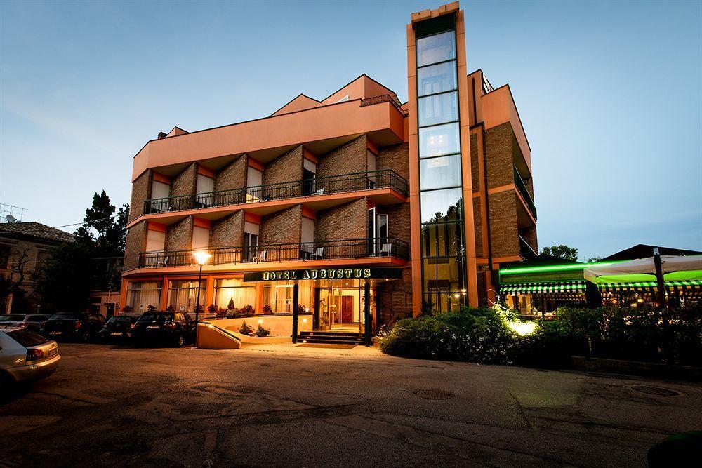 Hotel Augustus ファーノ エクステリア 写真