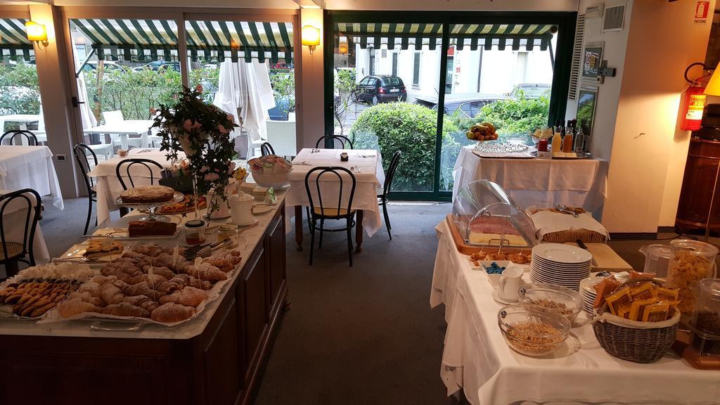 Hotel Augustus ファーノ エクステリア 写真