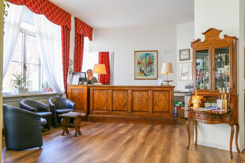 Hotel Augustus ファーノ エクステリア 写真