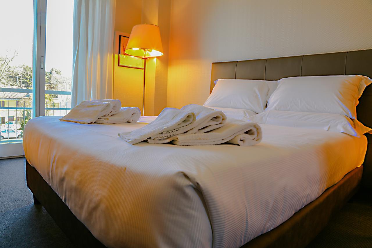 Hotel Augustus ファーノ エクステリア 写真